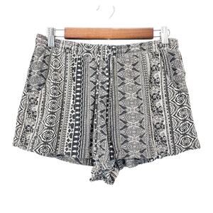 American Eagle Womens M Bohemian Tan Black Shorts Beaded Waist Tie Summer
